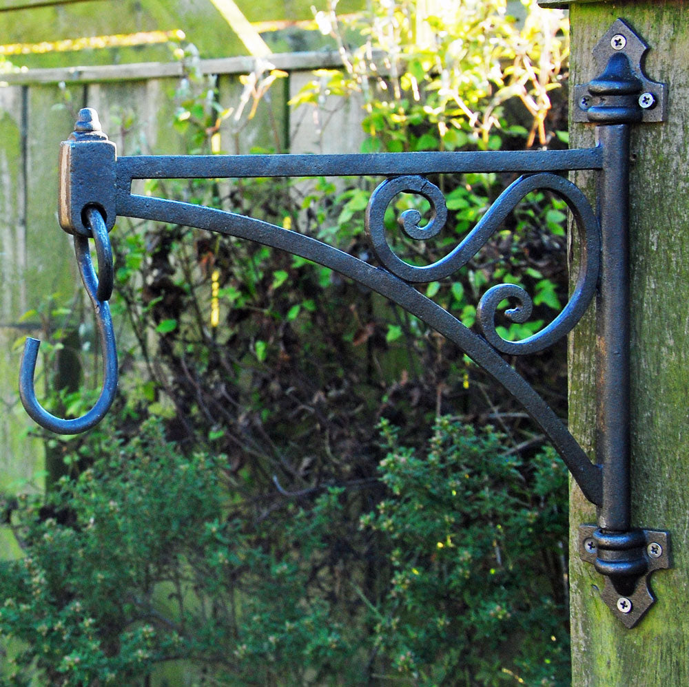 Kew cast iron garden swivel hanging basket bracket