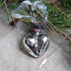 Silver Crackle Glass Heart Tree Decoration