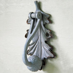 Small oak leaf door knocker