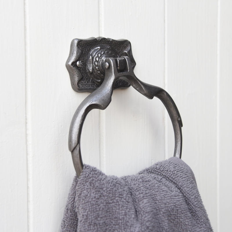 Wilton Antique Style Towel Ring