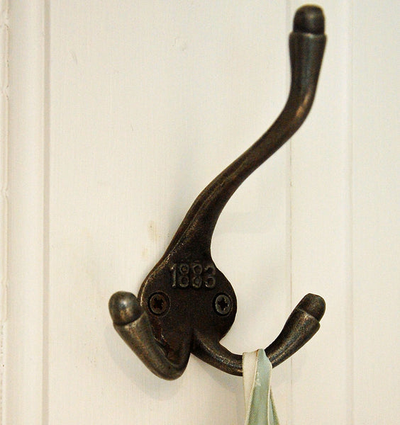 Vintage cast iron triple wall mounted coat hook