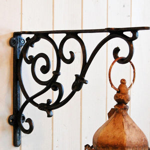 Alnwick antique design cast iron wall shelf bracket