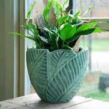 Large vintage retro green leaf plant pot